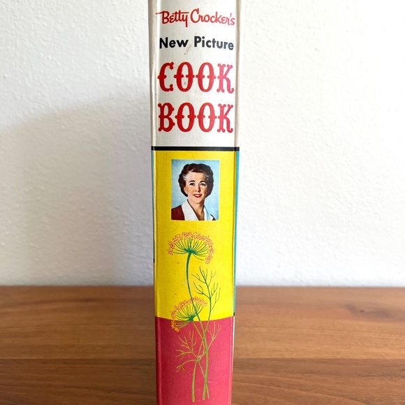 Betty Crocker's New Picture Cook Book 1st Ed 1961 Cookbook Binder Hardcover - Picture 3 of 14